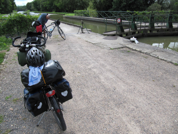 Pause près d'une écluse