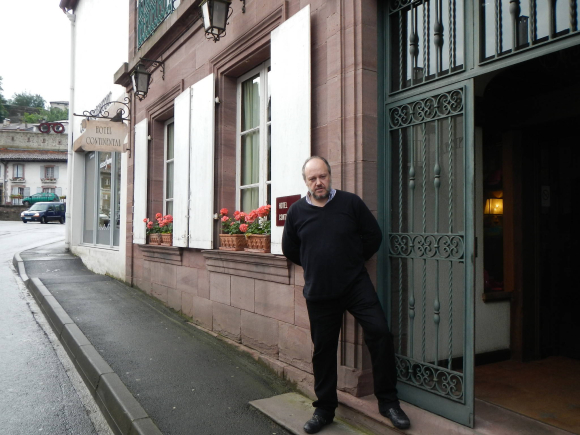 Le patron de l'hôtel « Continental »